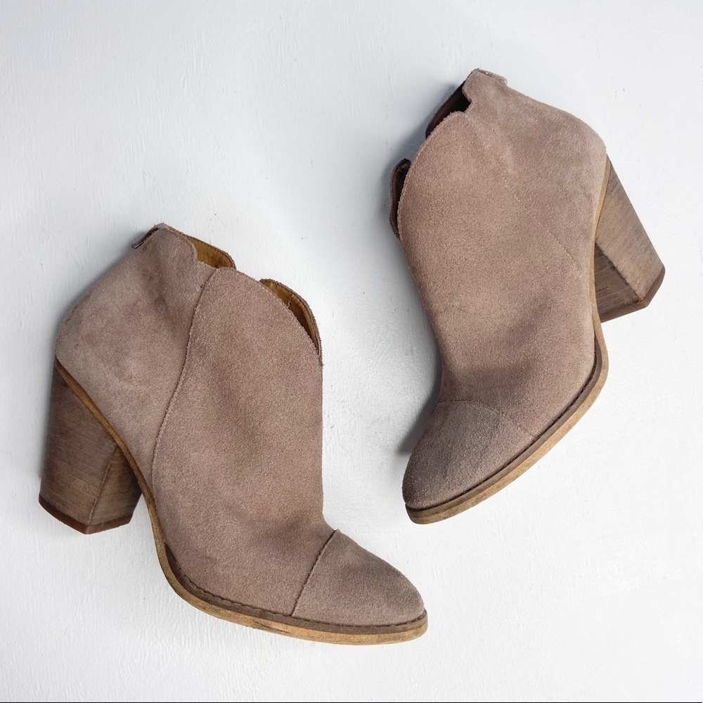 Susina Taupe Tan Suede Ankle Booties Sz 8.5